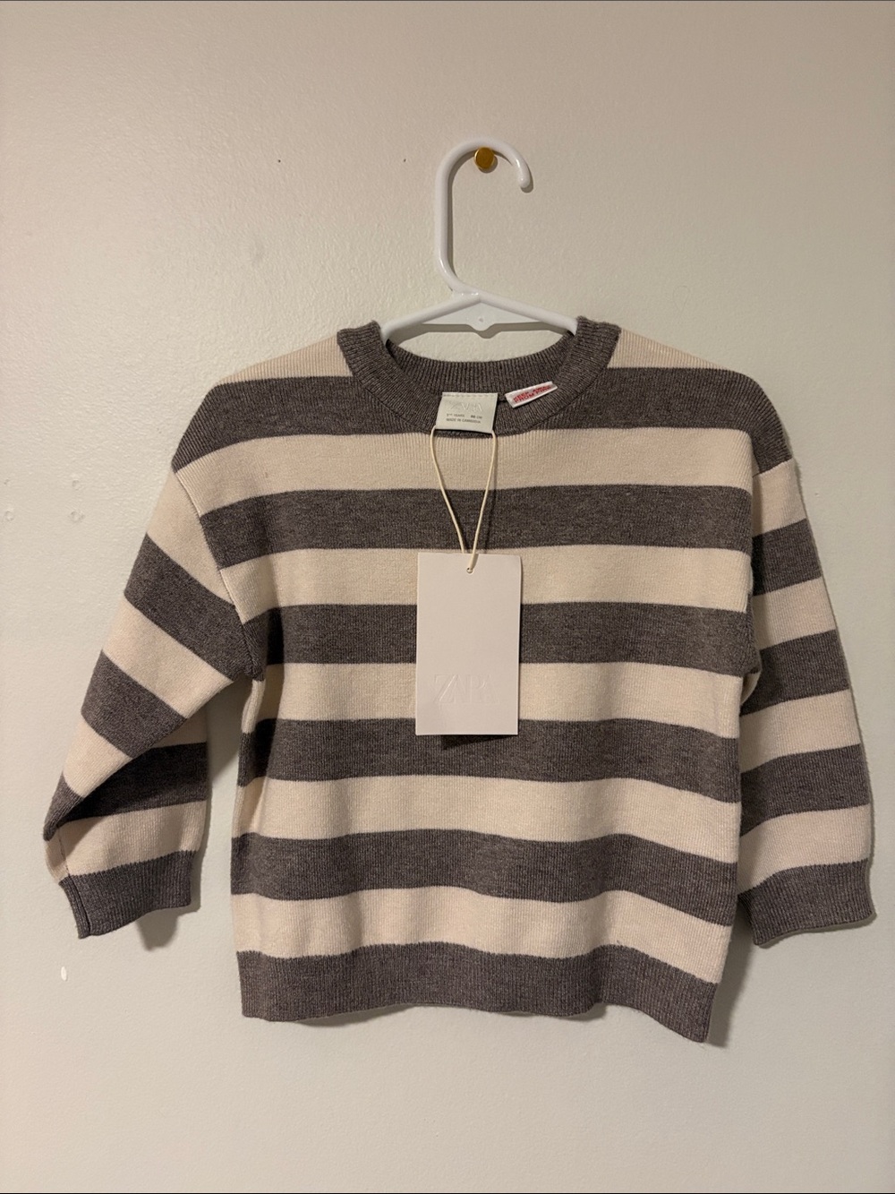 Kids Zara Cream and Gray Striped Crewneck
New with tags size one and a half year